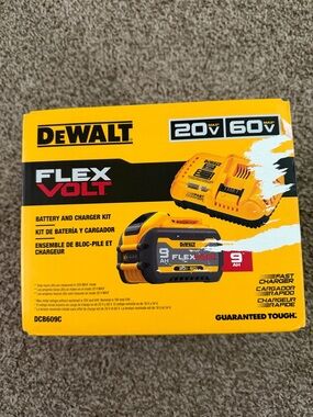 DEWALT FLEXVOLT 20V/60V Battery & Charger Kit in Yellow/Black